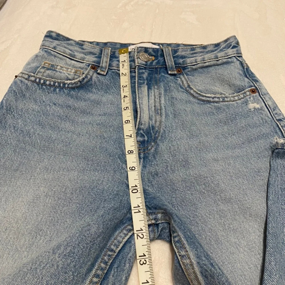 Zara High Rise Distressed Ripped Jeans 16660 - Picture 7 of 10